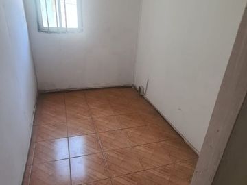 DEPARTAMENTO SEGUNDO PISO -VILLA LOS PROFESORES- METRO ECUADOR-ZONA RESIDENCIAL.