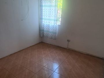 DEPARTAMENTO SEGUNDO PISO -VILLA LOS PROFESORES- METRO ECUADOR-ZONA RESIDENCIAL.