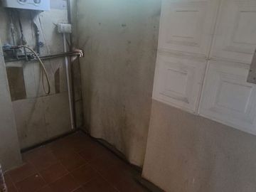 DEPARTAMENTO SEGUNDO PISO -VILLA LOS PROFESORES- METRO ECUADOR-ZONA RESIDENCIAL.