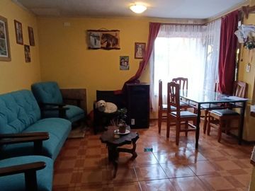 CASA DE 2 PISOS EN  VILLA ENTRE RIOS, PUCON