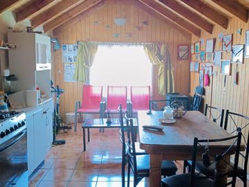 CASA DE 2 PISOS EN  VILLA ENTRE RIOS, PUCON