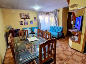 CASA DE 2 PISOS EN  VILLA ENTRE RIOS, PUCON