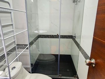 Se Alquila Departamento 71m2., 2 hab. 2 baños, Urb. Barrio Médico Surquillo