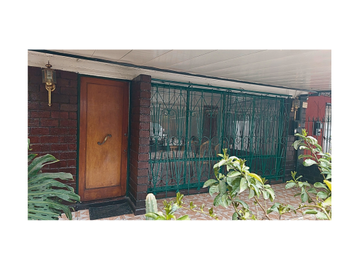 Casa en Venta, La Cisterna, Metro  3D, 2B, Jardin, Solida, Est., Colegios,  doc. al dia.