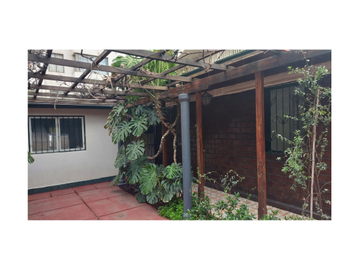 Casa en Venta, La Cisterna, Metro  3D, 2B, Jardin, Solida, Est., Colegios,  doc. al dia.