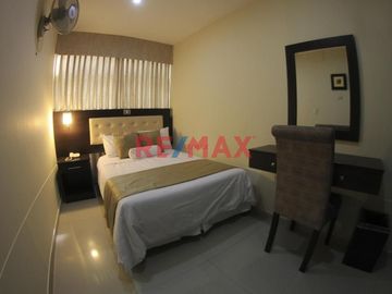 Vendo Hotel 3 Estrellas Av. Husares De Junin Ac 1288 M2