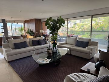 Venta-Espectacular Apartamento en Poblado - Las Lomas No. 2, Medellín