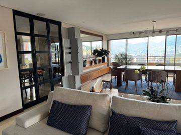 Venta-Espectacular Apartamento en Poblado - Las Lomas No. 2, Medellín