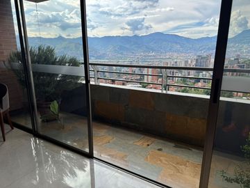 Venta-Espectacular Apartamento en Poblado - Las Lomas No. 2, Medellín