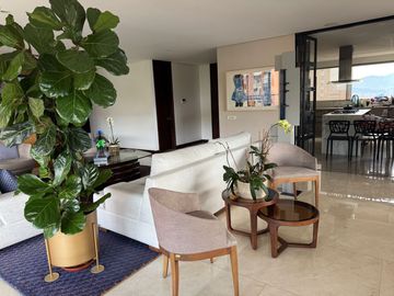 Venta-Espectacular Apartamento en Poblado - Las Lomas No. 2, Medellín