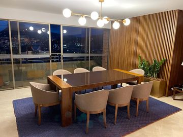 Venta-Espectacular Apartamento en Poblado - Las Lomas No. 2, Medellín