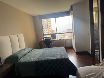 Venta-Espectacular Apartamento en Poblado - Las Lomas No. 2, Medellín