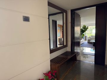 Venta-Espectacular Apartamento en Poblado - Las Lomas No. 2, Medellín