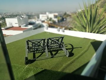 PEDREGAL DE QUERETARO IMPRESIONANTE RESIDENCIA CON 1100M2 DE TERRENO Y 750M2 DE CONSTRUCCION 3 RECAMARAS JARDIN VARIOS ESPACIOS