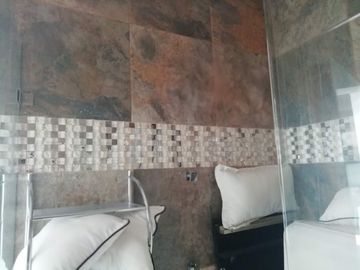PEDREGAL DE QUERETARO IMPRESIONANTE RESIDENCIA CON 1100M2 DE TERRENO Y 750M2 DE CONSTRUCCION 3 RECAMARAS JARDIN VARIOS ESPACIOS