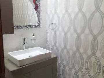 PEDREGAL DE QUERETARO IMPRESIONANTE RESIDENCIA CON 1100M2 DE TERRENO Y 750M2 DE CONSTRUCCION 3 RECAMARAS JARDIN VARIOS ESPACIOS