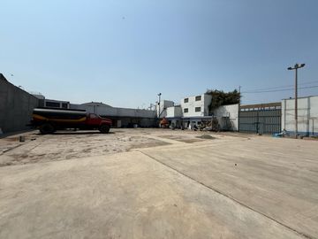 Alquiler De Local Industrial En Esquina - Callao