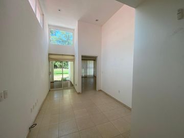 Casa en Venta y en Renta en Club de Golf La Hacienda
