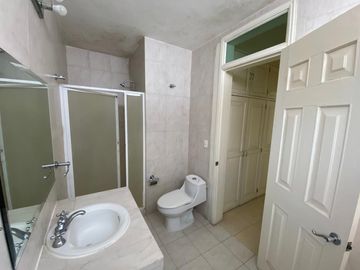 Casa en Venta y en Renta en Club de Golf La Hacienda