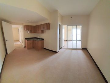 Nice 1 Bedroom with Parking Condominium For Sale in Manila Torre De Manila
