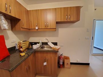 Nice 1 Bedroom with Parking Condominium For Sale in Manila Torre De Manila