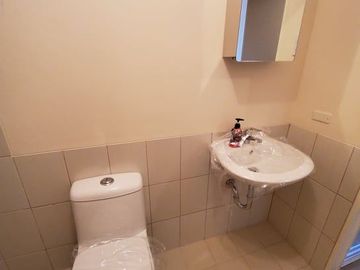 Nice 1 Bedroom with Parking Condominium For Sale in Manila Torre De Manila