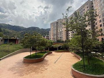 Estrena Apartamento en Venta en Unidad Cerrada, Sector Valerias, Bello, Antioquia..