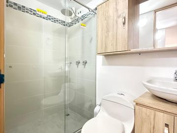 Estrena Apartamento en Venta en Unidad Cerrada, Sector Valerias, Bello, Antioquia..