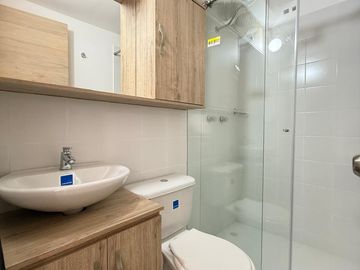 Estrena Apartamento en Venta en Unidad Cerrada, Sector Valerias, Bello, Antioquia..