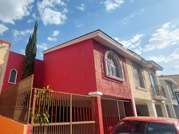 Casa en venta en Col. Díaz Ordaz, Zapopan