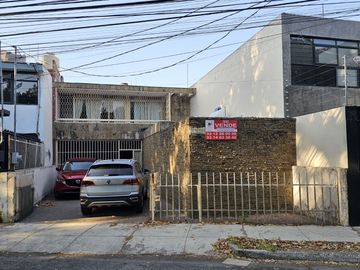 AV. INGLATERRA CASA EN VENTA A 500m DE LA MINERVA INTERESANTE PROYECTO PARA REMO