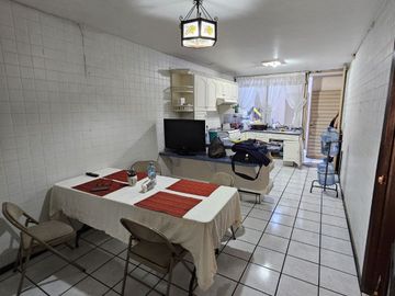 AV. INGLATERRA CASA EN VENTA A 500m DE LA MINERVA INTERESANTE PROYECTO PARA REMO