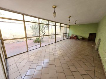 AV. INGLATERRA CASA EN VENTA A 500m DE LA MINERVA INTERESANTE PROYECTO PARA REMO