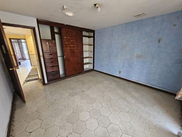 AV. INGLATERRA CASA EN VENTA A 500m DE LA MINERVA INTERESANTE PROYECTO PARA REMO