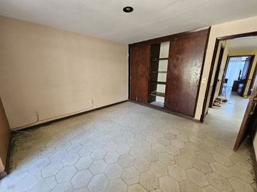 AV. INGLATERRA CASA EN VENTA A 500m DE LA MINERVA INTERESANTE PROYECTO PARA REMO