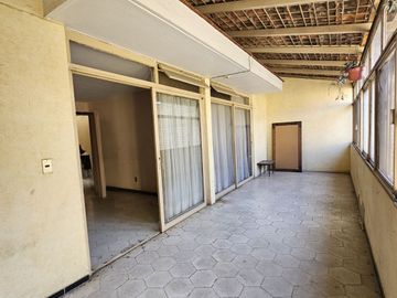 AV. INGLATERRA CASA EN VENTA A 500m DE LA MINERVA INTERESANTE PROYECTO PARA REMO