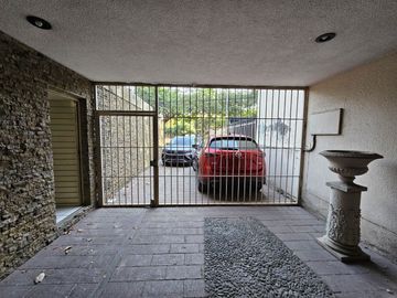 AV. INGLATERRA CASA EN VENTA A 500m DE LA MINERVA INTERESANTE PROYECTO PARA REMO