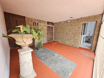 AV. INGLATERRA CASA EN VENTA A 500m DE LA MINERVA INTERESANTE PROYECTO
