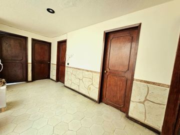 AV. INGLATERRA CASA EN VENTA A 500m DE LA MINERVA INTERESANTE PROYECTO