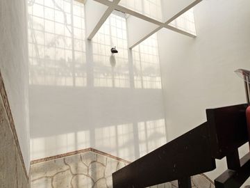 AV. INGLATERRA CASA EN VENTA A 500m DE LA MINERVA INTERESANTE PROYECTO