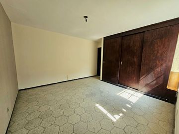 AV. INGLATERRA CASA EN VENTA A 500m DE LA MINERVA INTERESANTE PROYECTO