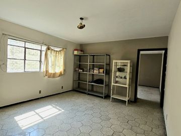 AV. INGLATERRA CASA EN VENTA A 500m DE LA MINERVA INTERESANTE PROYECTO