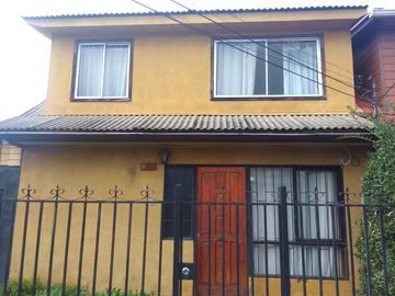 Casa en Talca 2 pisos 4 dormitorios 2 baños