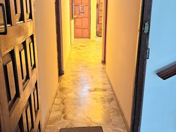 Casa en Venta (Incluye un Departamento) Exclusiva Zona – San Miguel