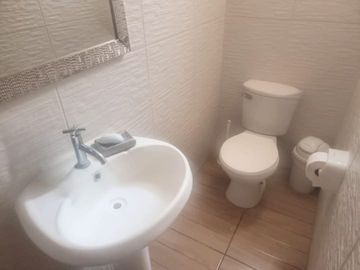Casa en Venta (Incluye un Departamento) Exclusiva Zona – San Miguel