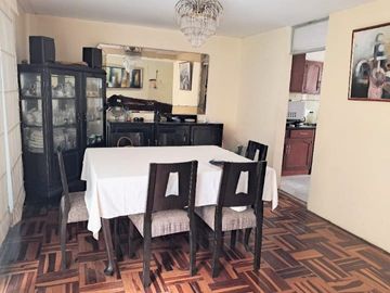 Casa en Venta (Incluye un Departamento) Exclusiva Zona – San Miguel