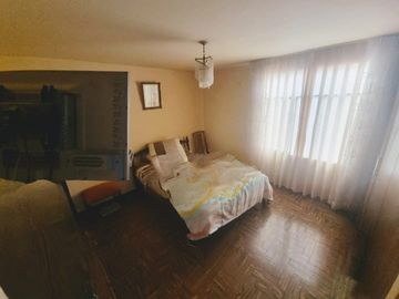 Casa en Venta (Incluye un Departamento) Exclusiva Zona – San Miguel