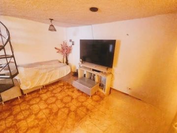 Casa en Venta (Incluye un Departamento) Exclusiva Zona – San Miguel