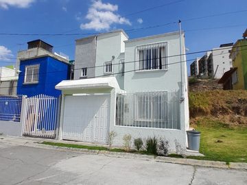 Se vende casa amplia de 2 niveles en Coacalco Edo. Méx. ¡Gran oportunidad!
