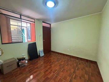 ¡GRAN OPORTUNIDAD! CASA DE 3 PISOS EN INDEPENDENCIA – UBICACIÓN ESTRATÉGICA